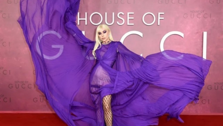 Penampilan Dramatis Lady Gaga di Premiere 'House of Gucci'