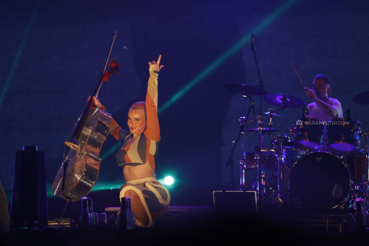 Clean Bandit