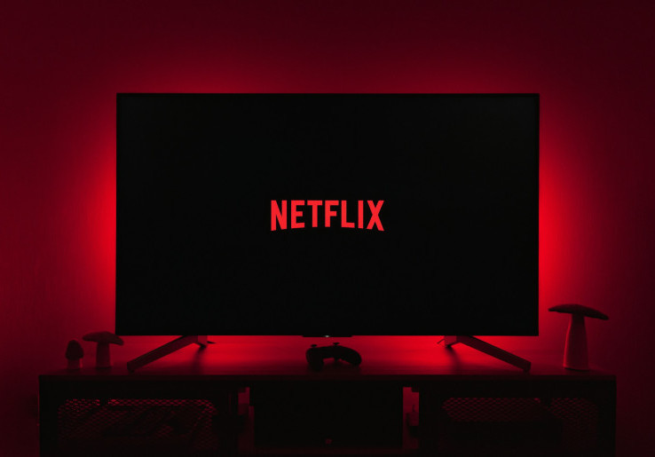Siapkan Kuota! Ini Bocoran Lengkap Film dan Serial Netflix yang Wajib Kamu Tonton Agustus Nanti