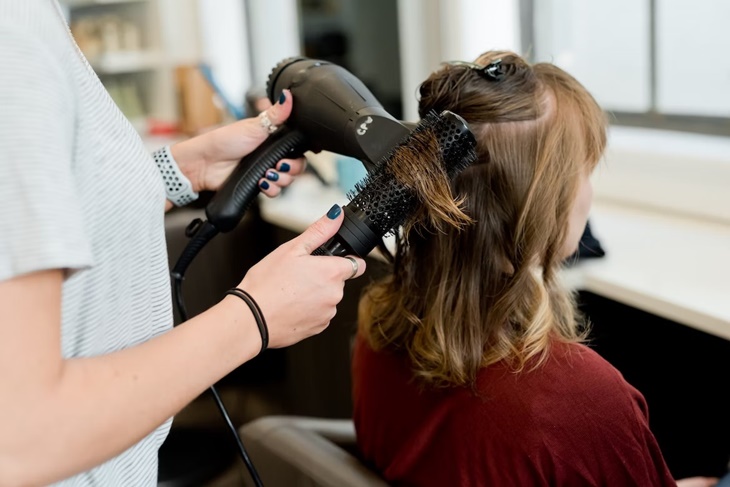Jenis Rambut yang Cocok untuk Dry Haircut