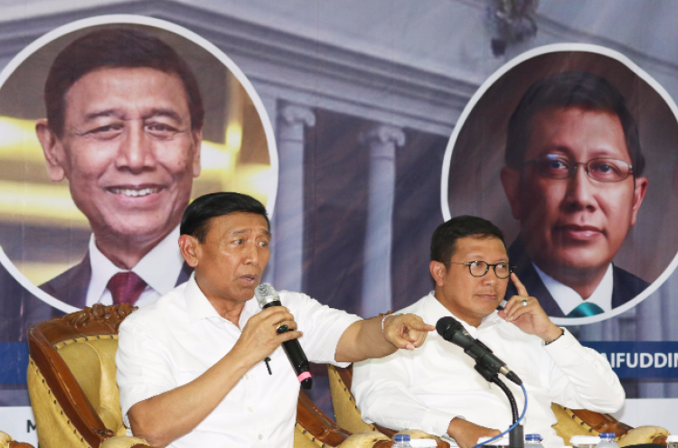 Wiranto Ingatkan Seluruh Masyarakat untuk Taat Hukum