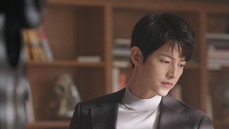 Hadir di Acara Spesial ‘The Land of Happiness’, Song Joong-ki Kenang Lee Sun-kyun