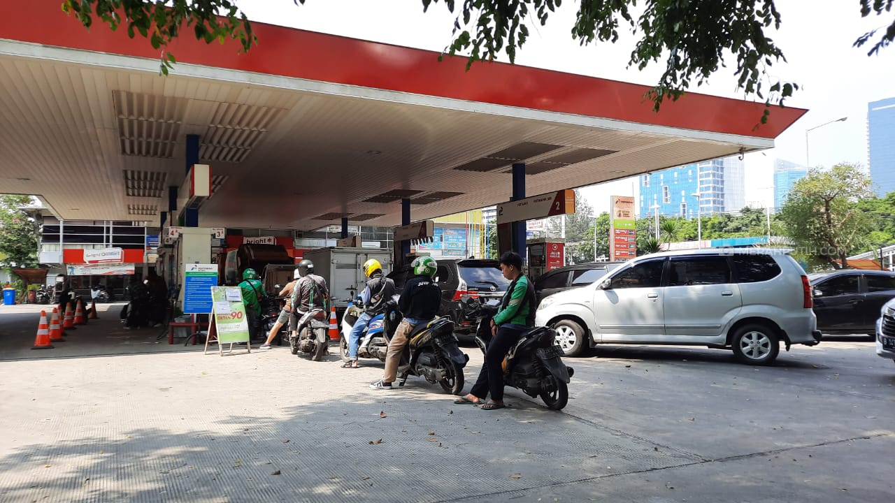 Anggota DPR Minta Pertamina tidak Persulit Warga Beli Pertalite dan Solar Subsidi