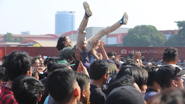 Musik Pop Punk Peewee Gaskins Bakar Synchronize Fest 2019