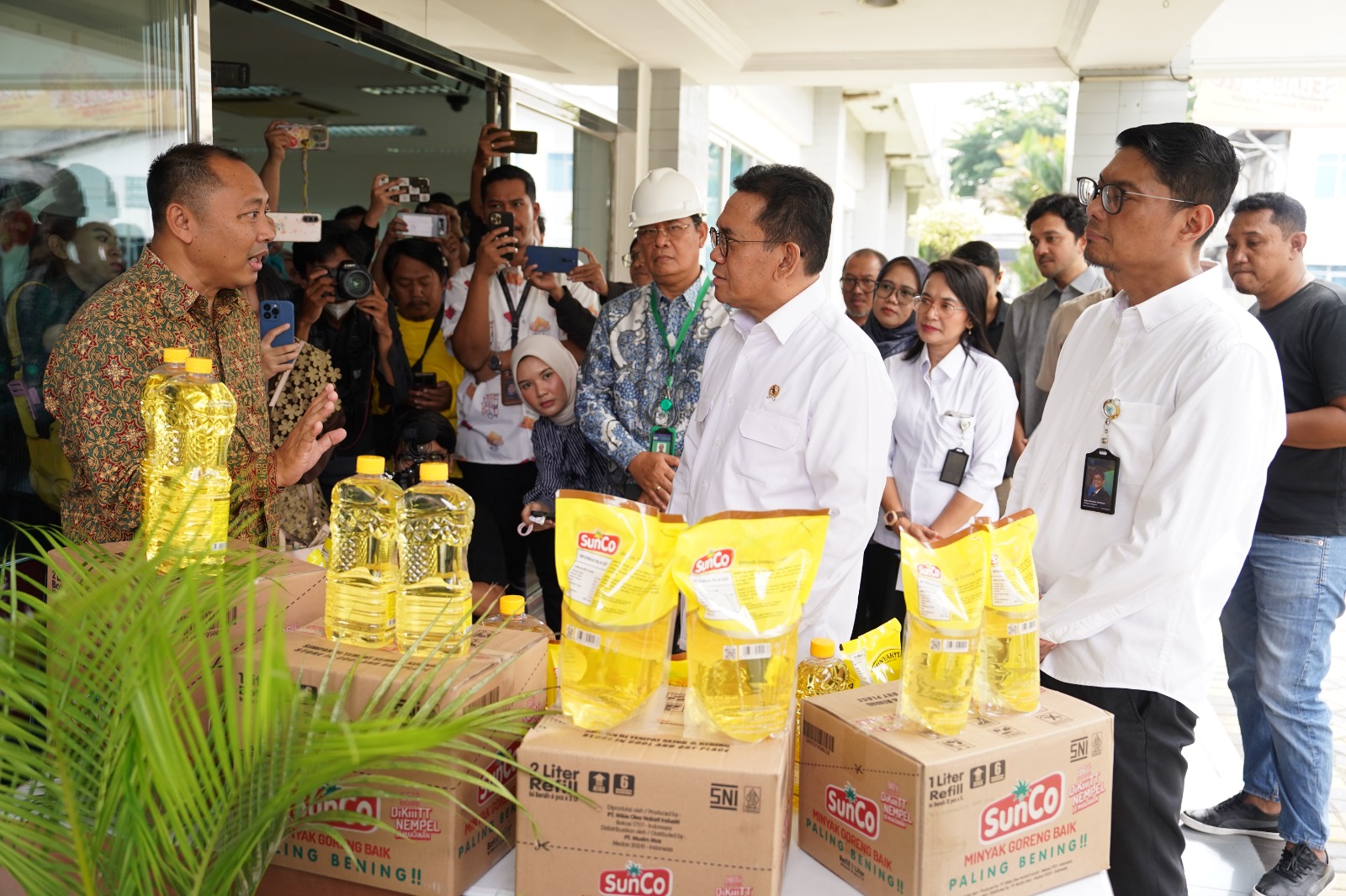 Mendag Busan Ajak Masyarakat tak hanya Beli MINYAKITA