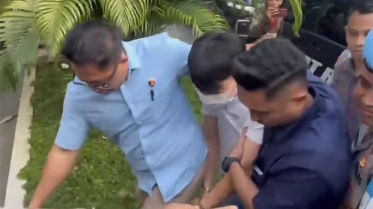 Pemaksa Murid SMAK Gloria 2 Surabaya ‘Menggonggong’ Terancam Hukuman 3 Tahun Penjara