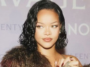 Rihanna Berikan Pesan Menyentuh untuk Penggemar Muda