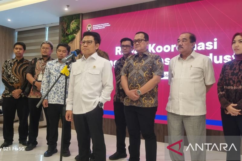 Menko Cak Imin Koordinasikan Bantuan Masker dan Air Bersih Bagi Warga Terdampak Karhutla