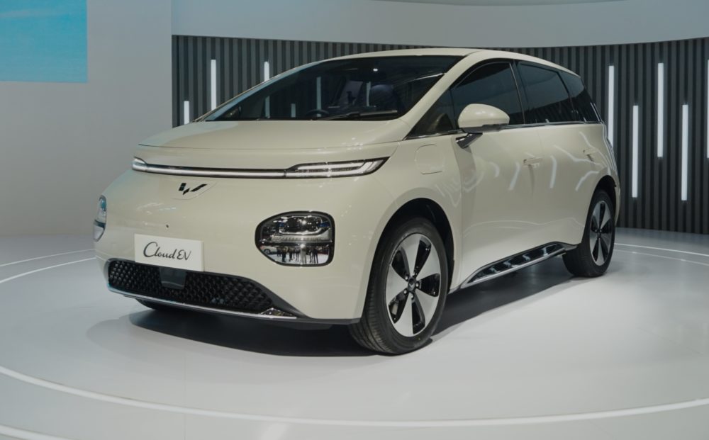 Wuling Cloud EV Tampil di IIMS 2024