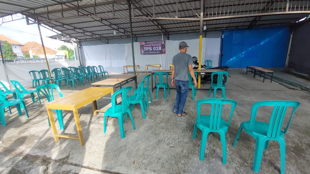 Gunakan Hak Pilih di TPS 18 Manahan, Gibran Tidak Dapat Perlakuan Khusus