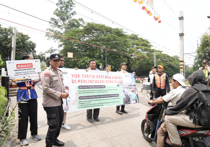 Ratusan Orang Jadi Korban karena Terobos Perlintasan Sebidang, KAI Minta Pengendara ‘Mengalah’ saat Kereta Melintas