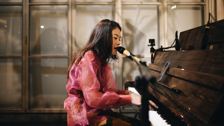 Anastasia Ria Berikan Kado 'Patah Hati Akhir Tahun' dengan Versi Piano