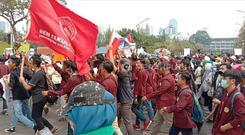 Mahasiswa Banten: Santet DPR Sekarang Juga!