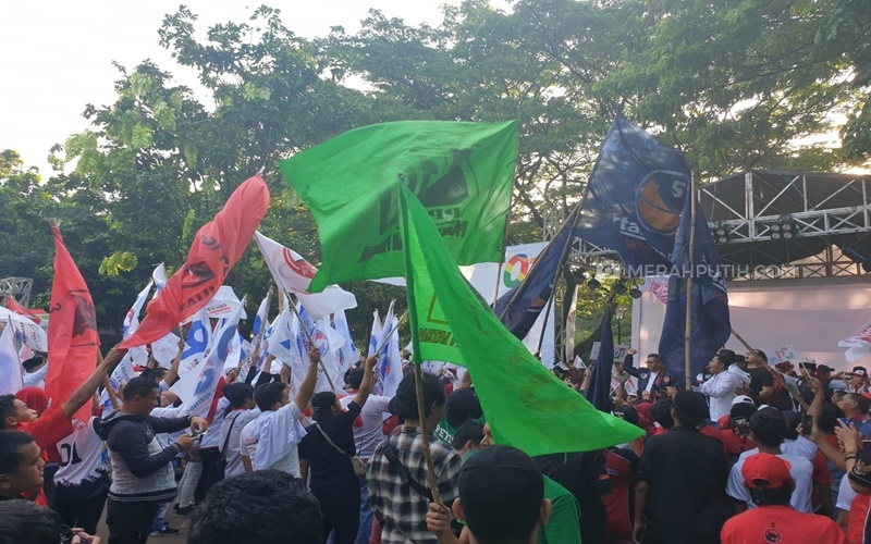 Nobar Debat, Sekjen Parpol Pengusung Jokowi Kumpul Bareng Relawan dan Simpatisan