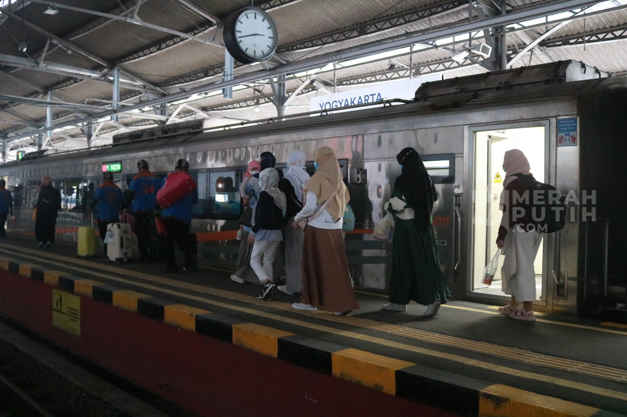 1,1 Juta Orang Naik dan Turun KA di Stasiun Daop 6 Yogyakarta Sepanjang Agustus