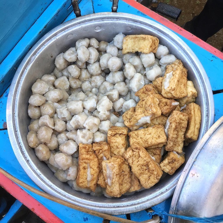 Bakso. (Foto: Instagram/kulinerpwdd)