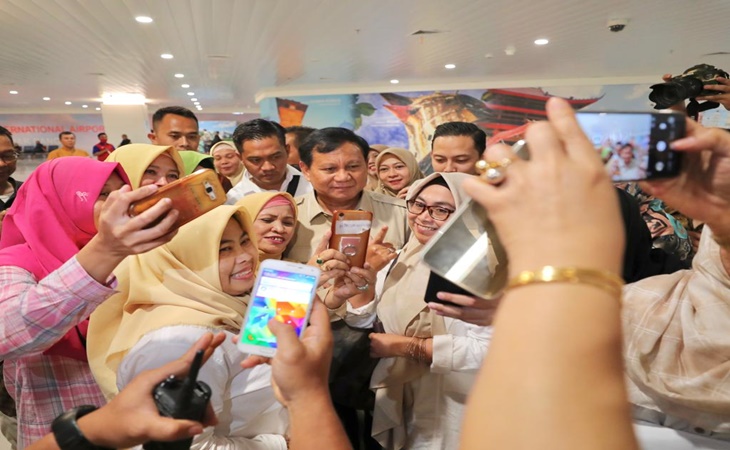 Prabowo di Bandara Ahmad Yani Semarang