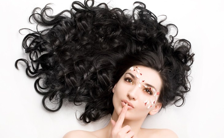 7 Tips Melakukan Perawatan Rambut di Rumah dengan Bahan Alami