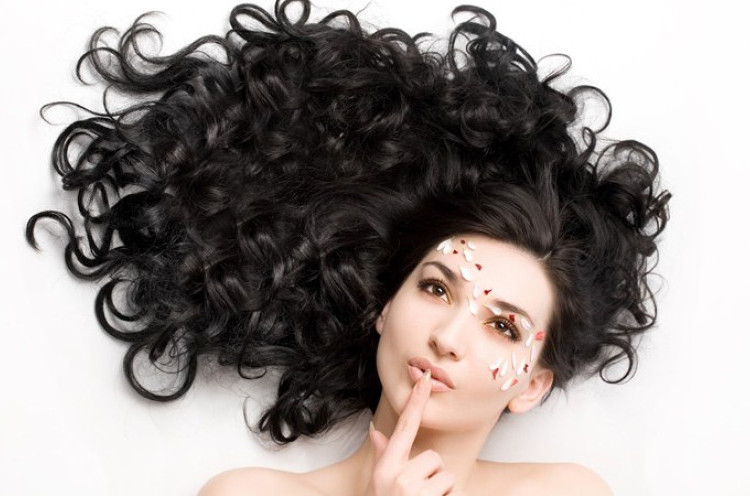 7 Tips Melakukan Perawatan Rambut di Rumah dengan Bahan Alami