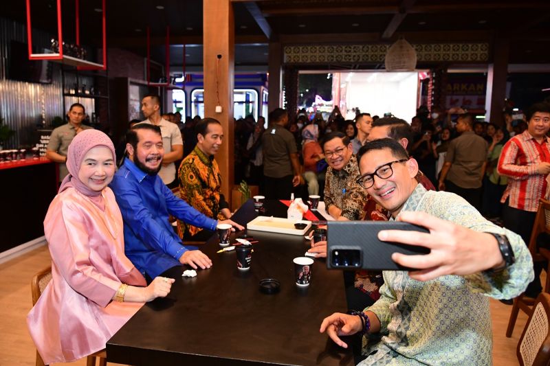 Sandiaga Beberkan Isi Obrolan saat Ngopi Bareng Jokowi di Jakarta Fair