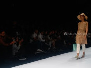 Gaya Chic nan Nyaman Untuk Liburan di Panggung Jakarta Fashion Week