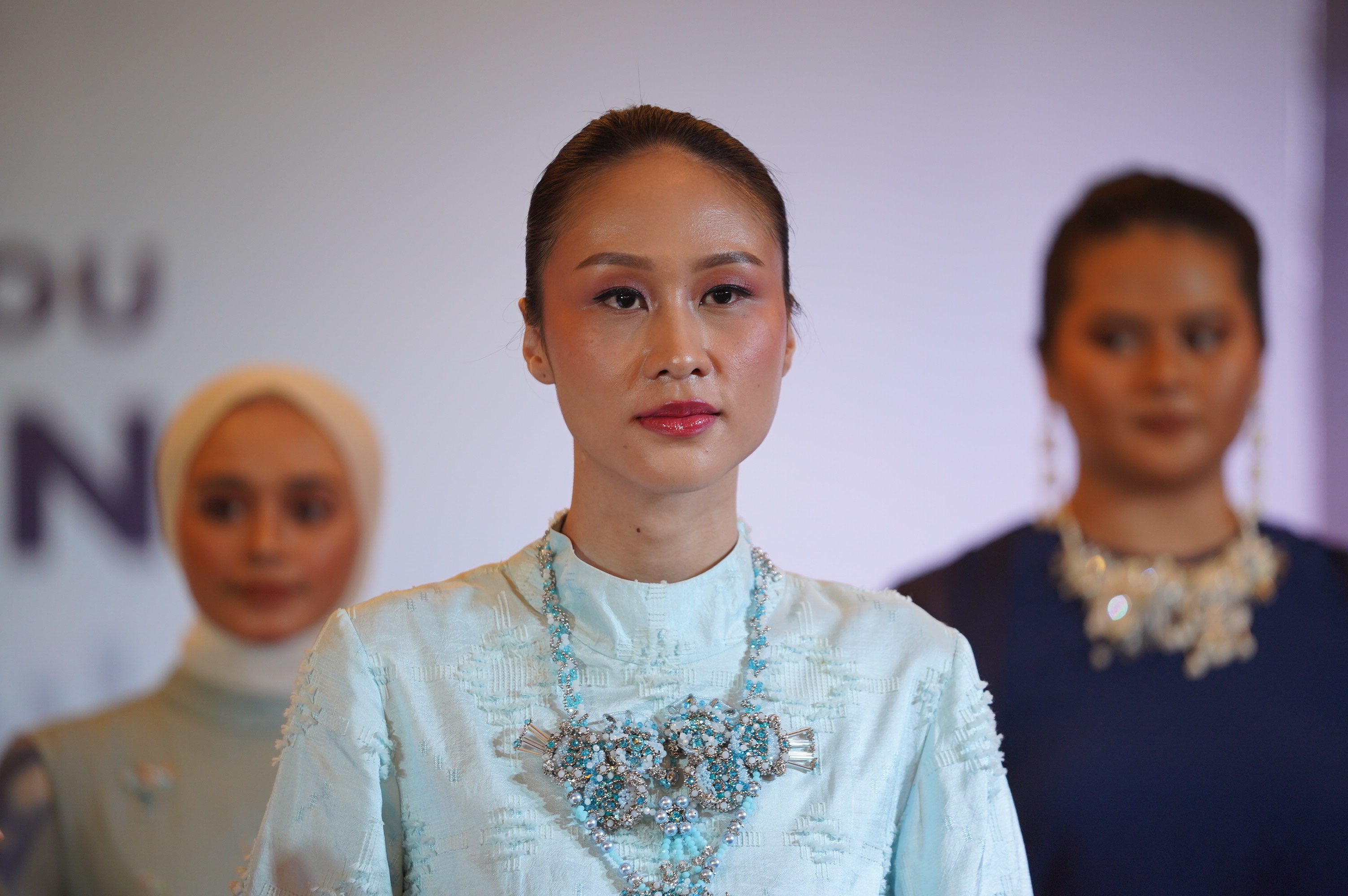 6 Looks Makeup Wardah x Wearing Klamby di London Fashion Week 2022
