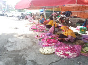 Harga Bunga Tabur di Pasar Kembang Solo Melonjak Seiring Tradisi Sadranan