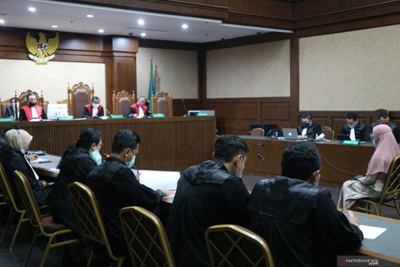 Jaksa Pinangki Sirna Malasari menghadiri sidang perdana dengan agenda pembacaan dakwaan di Pengadilan Tindak Pidana Korupsi (Tipikor) Jakarta, Rabu (23/9). ANTARA/Desca Lidya Natalia