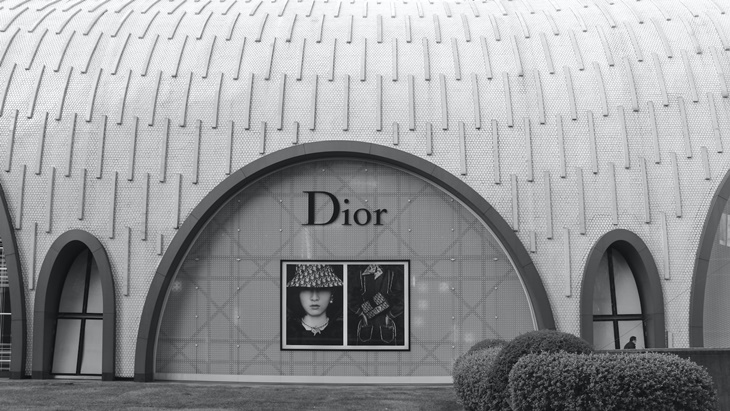 Mewahnya Gaya Jimin BTS sebagai Global Ambassador Terbaru Dior