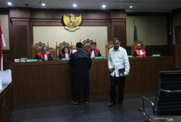 Markus Nari di ruangan pengadilan tipikor Jakarta