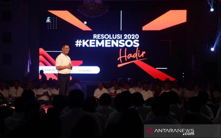 Mensos Juliari: Jangan Pelihara Orang Miskin