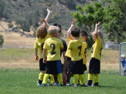 Manfaat Membiasakan Anak untuk Berolahraga Sejak Dini