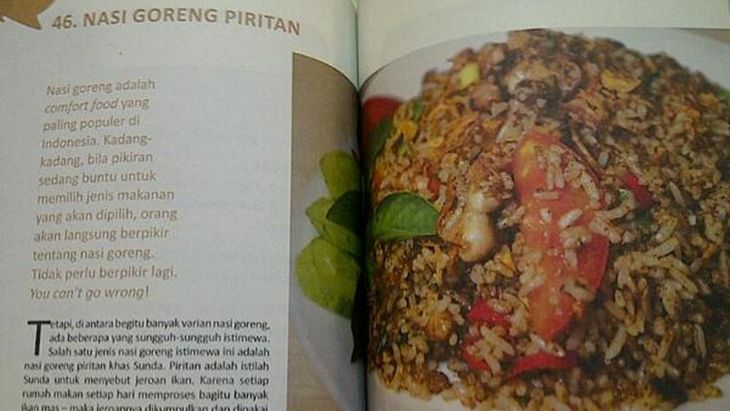 Potongan dari buku Bondan Winarno yang membahas nasi goreng piritan. (Twitter/ husnikamil)