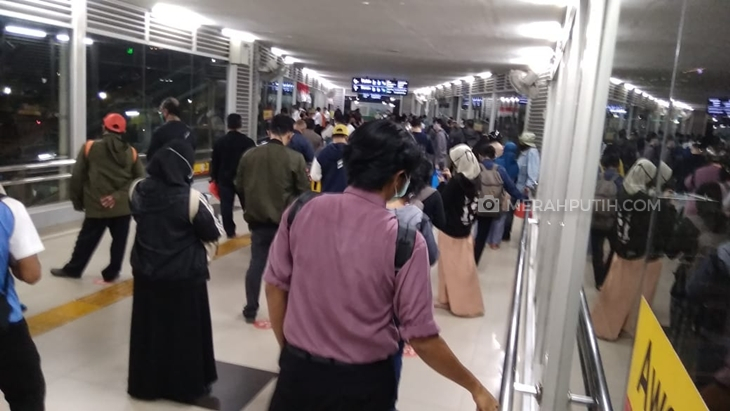 Idul Adha, Pengguna KRL Membludak hingga Tembus 360 Ribu Orang