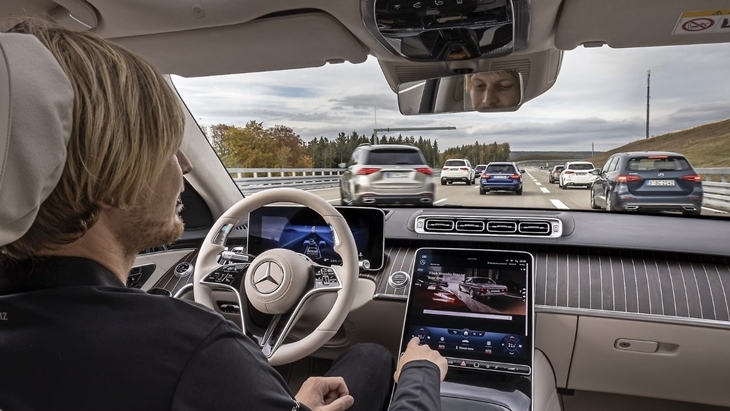 Mercedes-Benz Perkenalkan Fitur Swakemudi Level 3 di AS