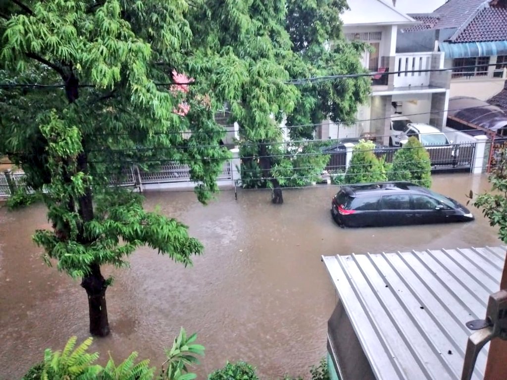 Jakarta Dikepung Banjir, Netizen Sindir Kinerja Anies Baswedan