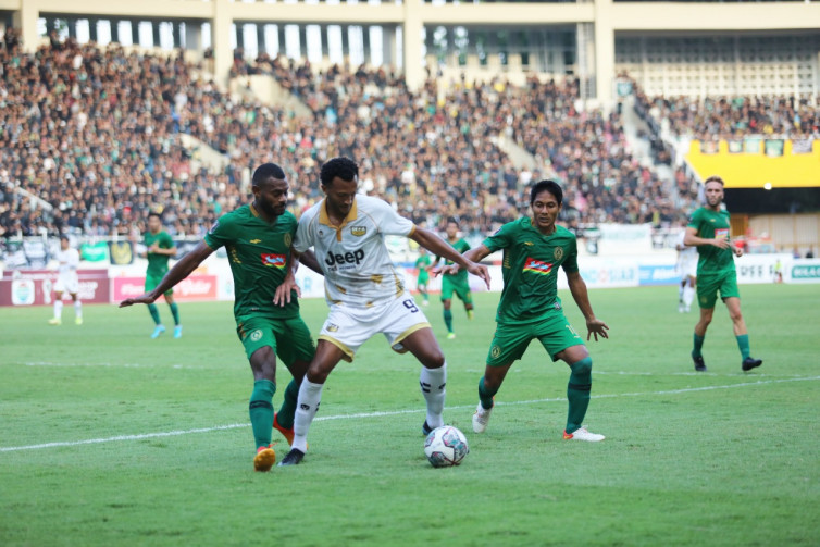 Partai PSS Sleman melawan Dewa United FC. (Piala Presiden)