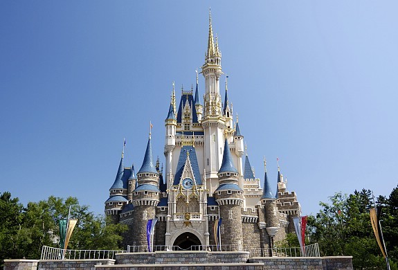 Tokyo Disneyland dan DisneySea Akan Dibuka dengan Peraturan Baru