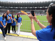 Suka Cita Umat Katolik Sambut Misa Agung Paus Fransiskus di Stadion GBK