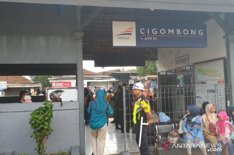 Suasana Stasiun Cigombong, Kabupaten Bogor, Jawa Barat, Senin (23/12/2019). (Humas PT KAI Daop 1 Jakarta)