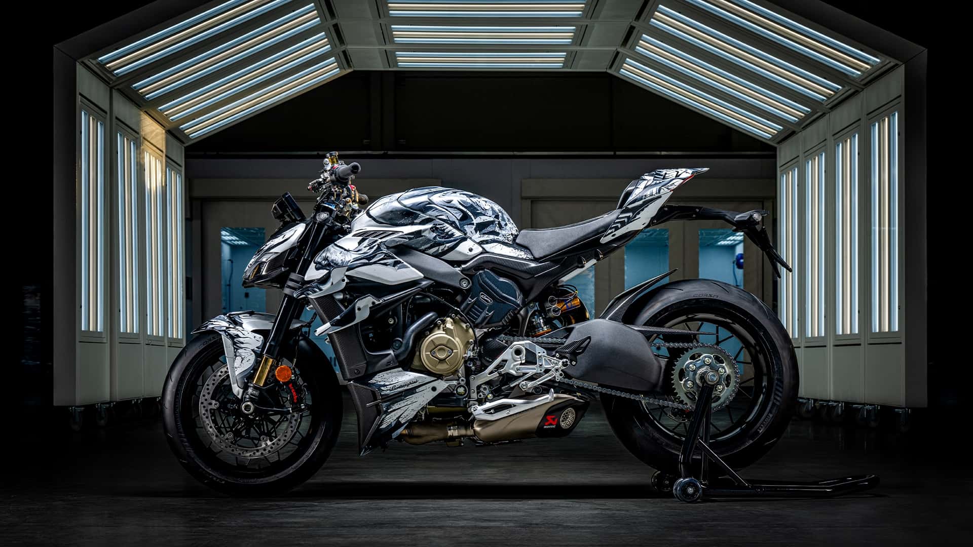 Ducati Streetfighter V4 Lamborghini Centauro dengan Seni Lukisan Tangan