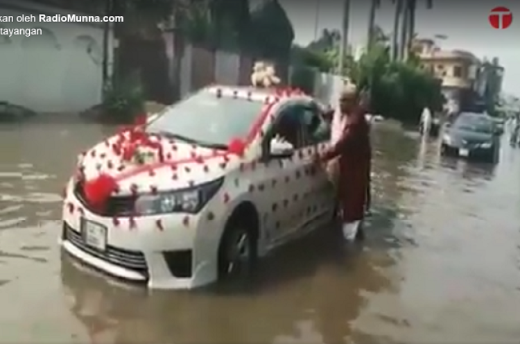 Niatnya Mau Nikah, Mobil Malah Mogok Kebanjiran