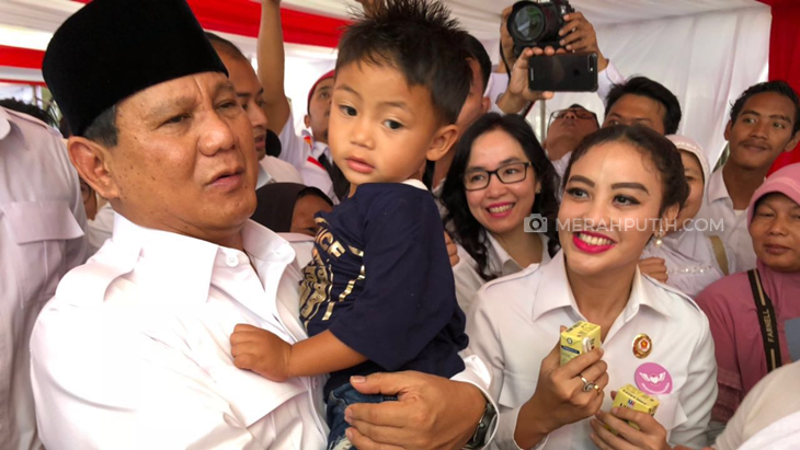 Prabowo Subianto saat aksi sosial kader Gerindra, di kantor DPP Partai Gerindra. (MP/Bartolomeus Papu)