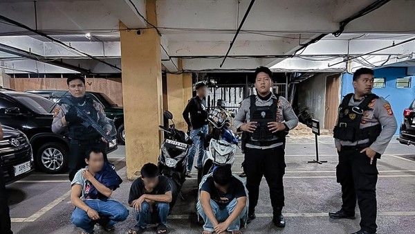 Polisi Tangkap Belasan Pemuda yang Hendak Tawuran di Jaktim dan Jakpus, Bawa Sajam