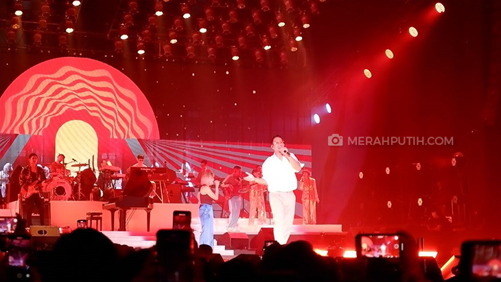 Konser 20 Tahun Maliq & D’Essentials Meriah