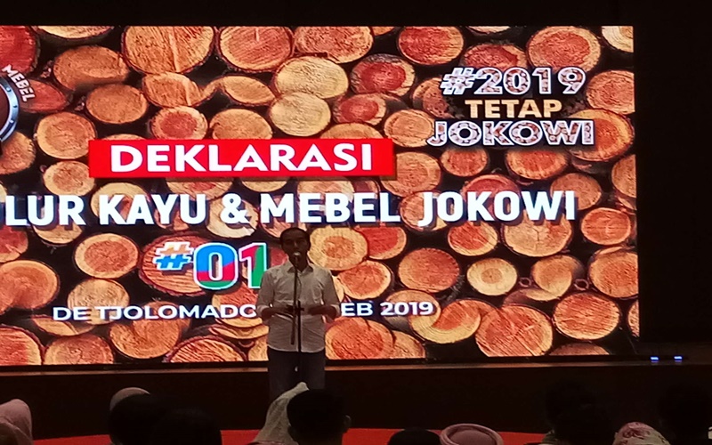 Jokowi berbicara kepada ribuan relawan