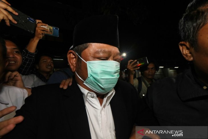 Bupati Sidoarjo Saiful Ilah saat diamankan petugas KPK