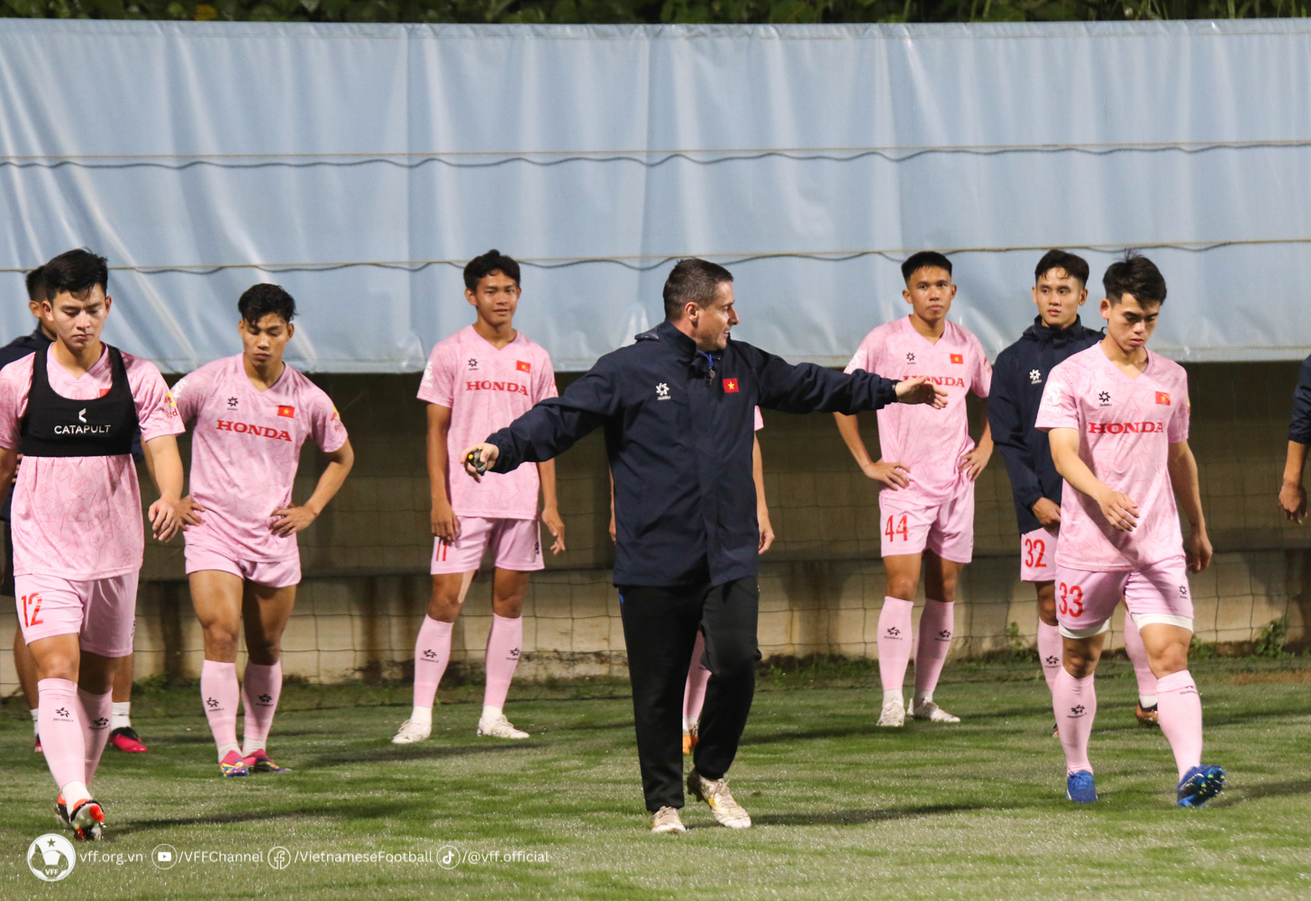 Striker Muda Timnas Vietnam Tak Gentar Tampil di Hadapan Puluhan Ribu Suporter Indonesia