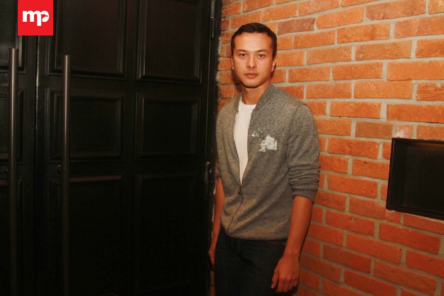 Nicholas Saputra Kerap Dengar Mitos Suatu Daerah saat Travelling