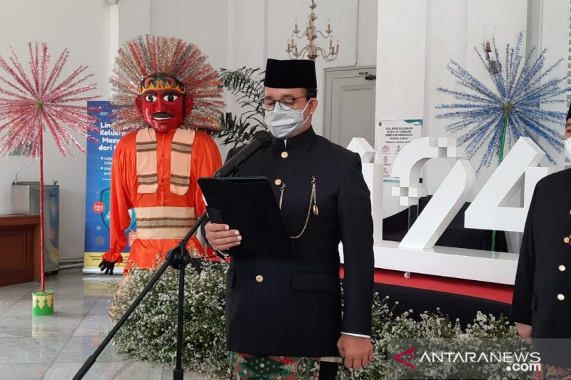Gubernur DKI Jakarta Anies Baswedan memberikan pidato saat upacara peringatan HUT ke-494 DKI Jakarta di Balai Kota Jakarta, Selasa (22/6/2021). ANTARA/Ricky Prayoga